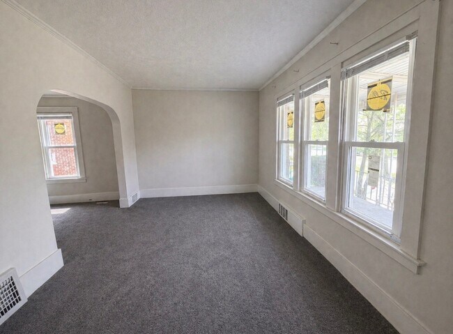 Foto del edificio - 5856 Barrett St