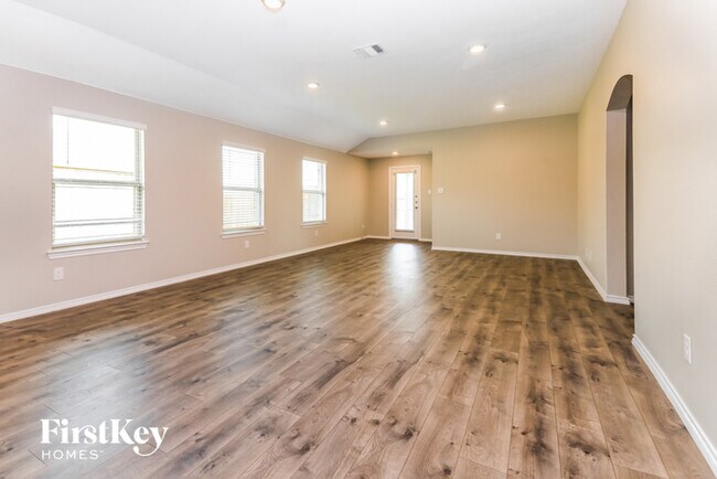 Building Photo - 800 Turnbuckle Ct