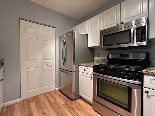 Building Photo - 20271 Beechwood Terrace