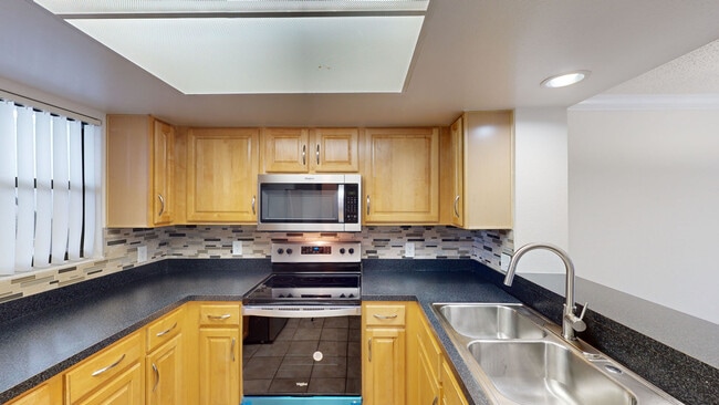 Interior Photo - Inlet Bay at Gateway