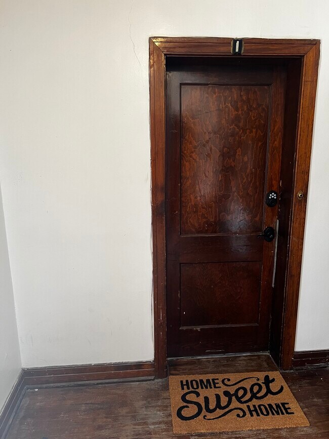 Foto del edificio - 115 E Cedar Ave