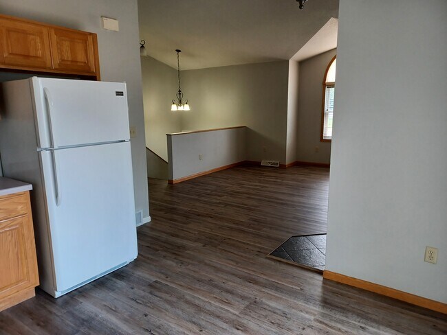 Foto del edificio - 130 Rhyme St