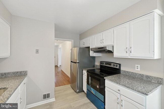 Foto del edificio - 1549 Bruton Ct