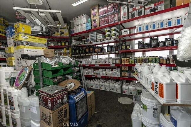 Foto del edificio - 10615 San Fernando Rd