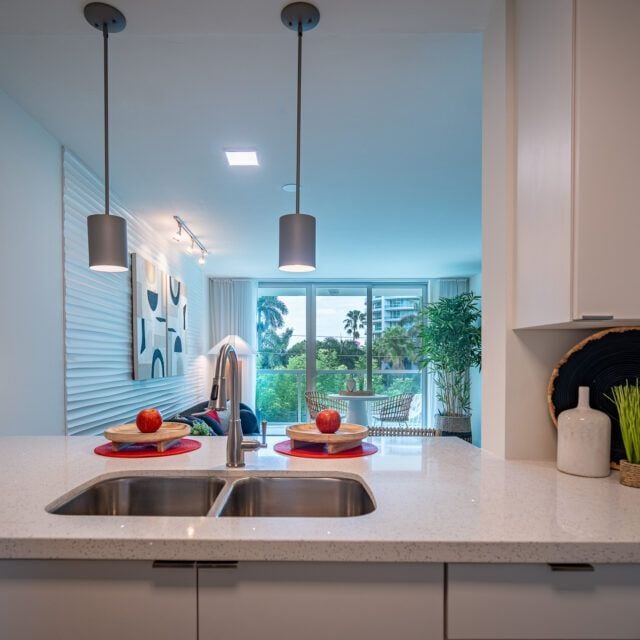 Building Photo - 1550 Brickell Ave