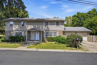 Building Photo - 4209 Defoe Dr