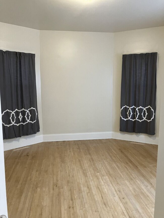 Foto del edificio - 616 2nd St SW