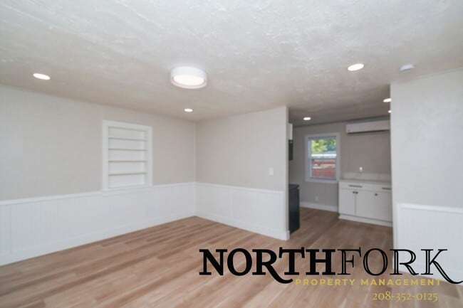 Building Photo - 2479 N Maple Grove Rd