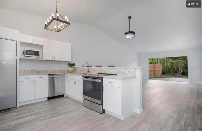 Kitchen - 6450 Royal Woods Dr