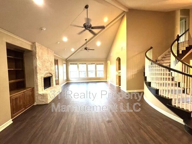 Building Photo - 7 Monarch Oaks Ln