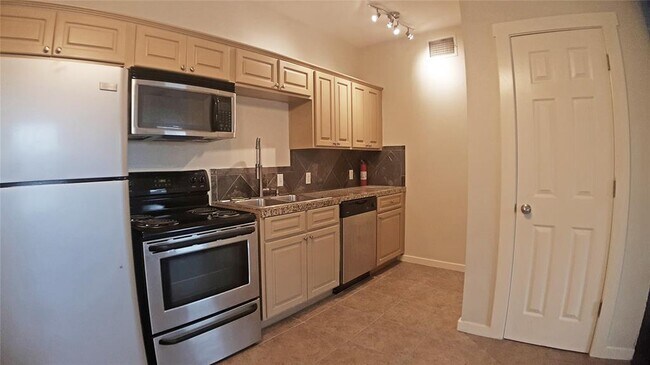 Building Photo - 2106 Cullen Ave