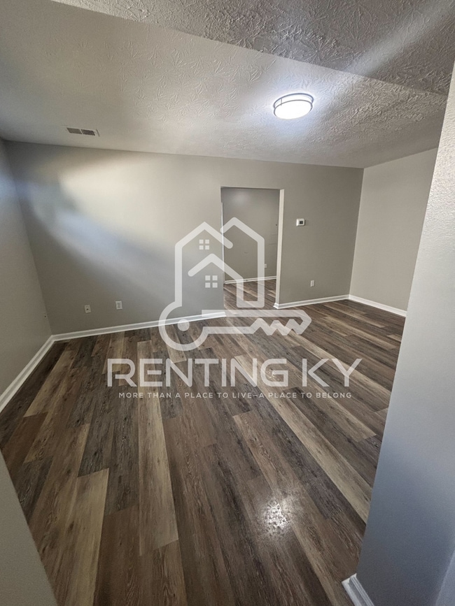 Foto del edificio - Updates Throughout 2-Bed, 1.5-Bath Townhom...