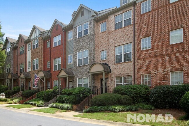 Building Photo - Charming 1BR, 3 Level Townhome in Brookhaven