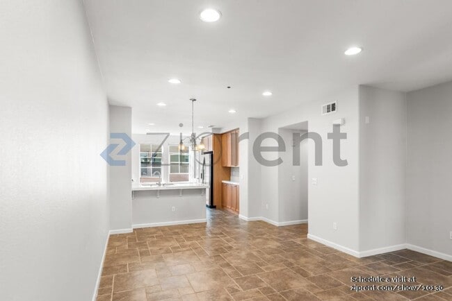 Building Photo - 482 Tristania Terrace