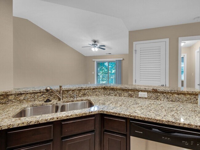 Foto del edificio - Beautiful One Bedroom Apartment in Fort Walton Beach!