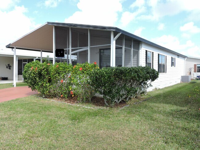 Foto del edificio - 4699 SE Tallowood Ter