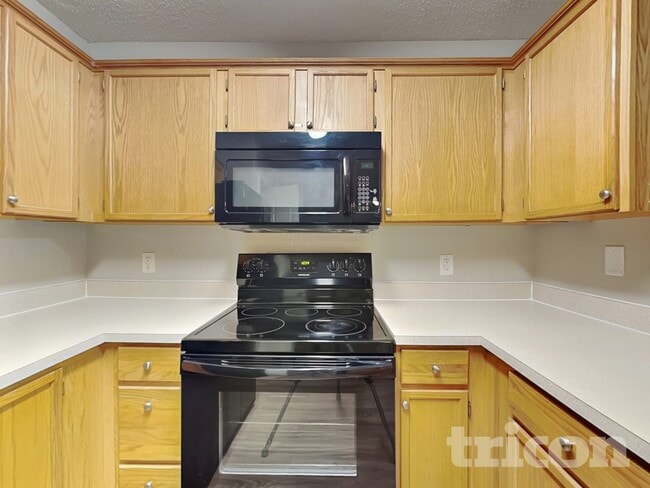 Foto del edificio - 9737 Aviary Hill Way