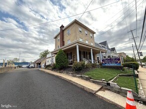 Building Photo - 134 N Main St