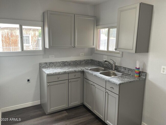 Foto del edificio - 737 S 2nd St