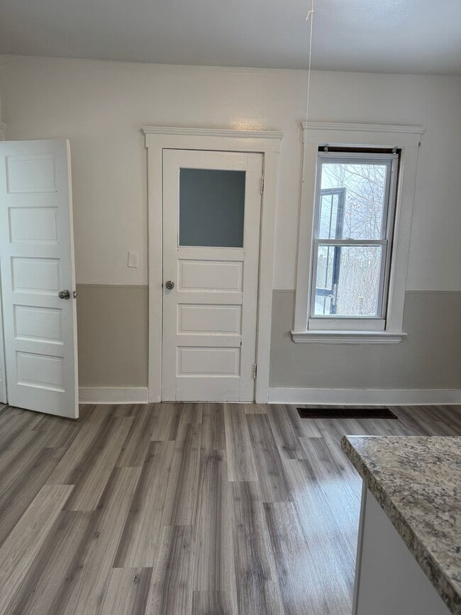 Building Photo - 3bd Single Buckeye/Kinsman Cash Pay