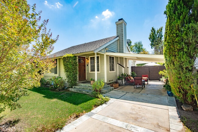 Building Photo - 13964 Peach Grove St