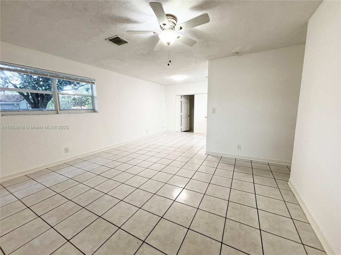 Primary Photo - 560 SW 50th Terrace
