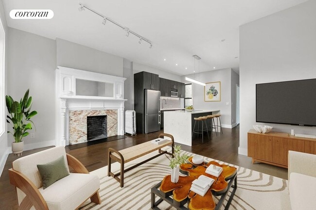 Building Photo - 74 W 69th St