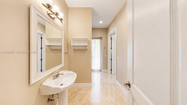 Foto del edificio - 5751 SW 59th Pl