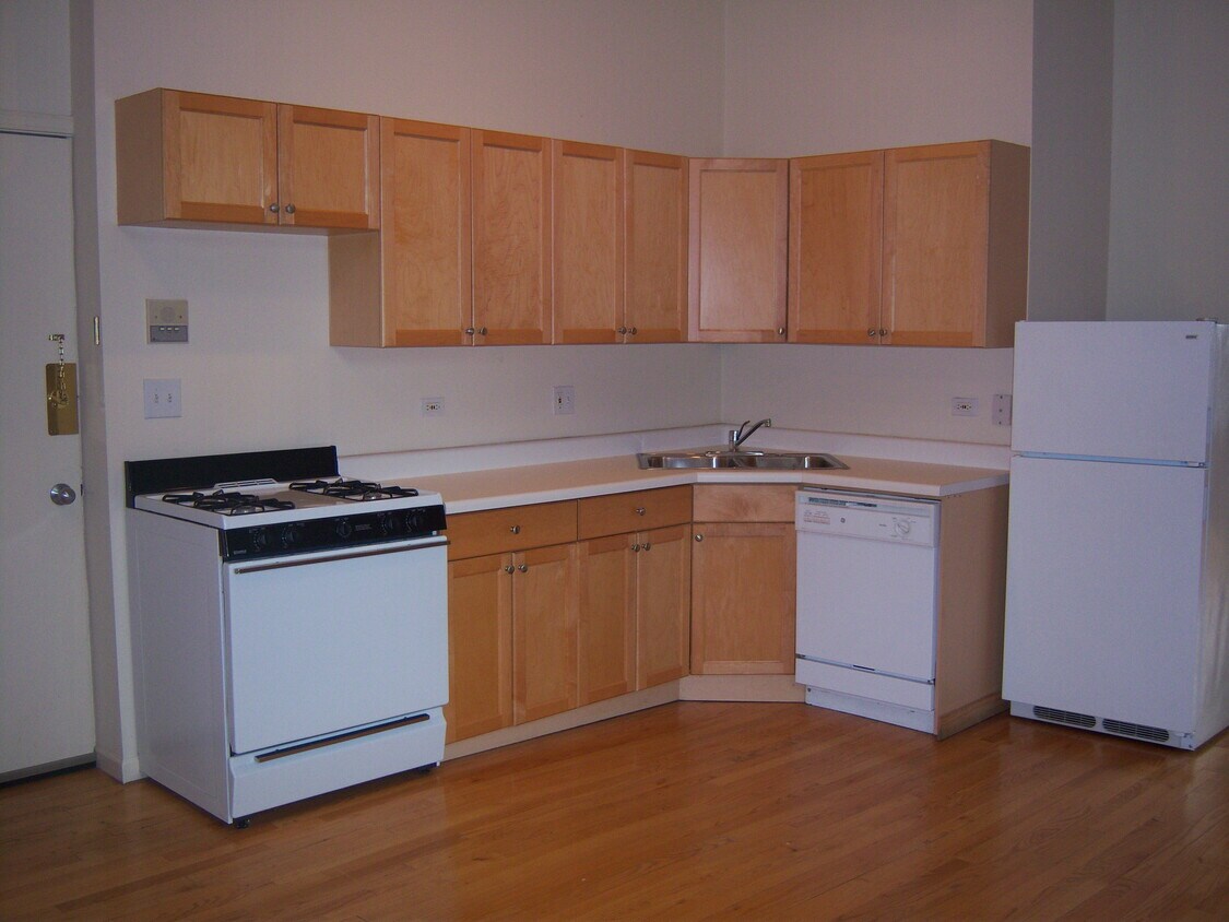Primary Photo - 1726 N Orchard St