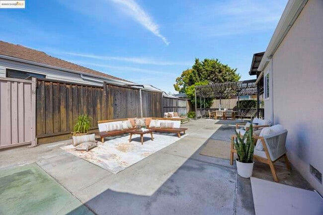 Building Photo - 20674 Forest Ave