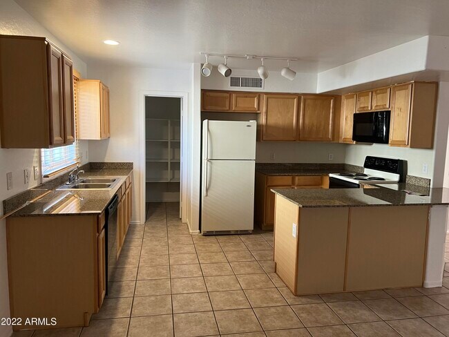 Foto del edificio - 16346 N 172nd Ln