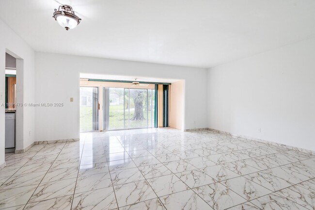 Foto del edificio - 16985 SW 113th Ct