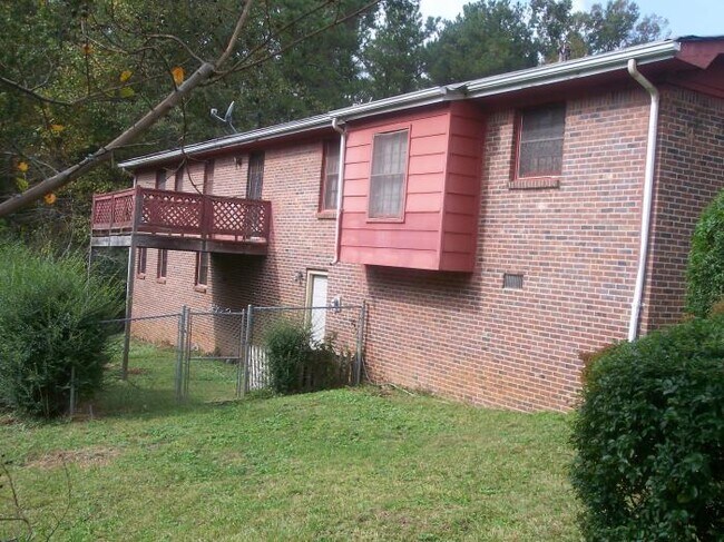 Building Photo - 3 bedroom in Decatur Georgia GA 30034