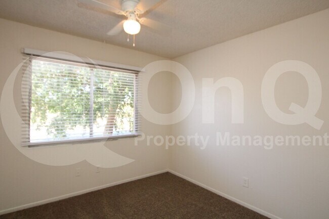 Building Photo - 4227 N 68th Dr