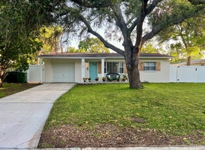 Building Photo - 3209 W Wallace Ave
