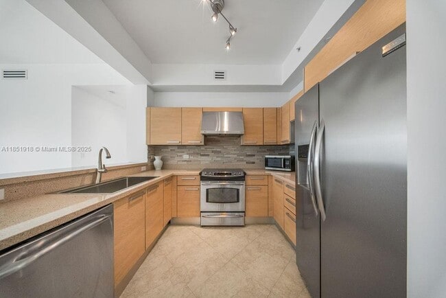 Foto del edificio - 2525 SW 3rd Ave