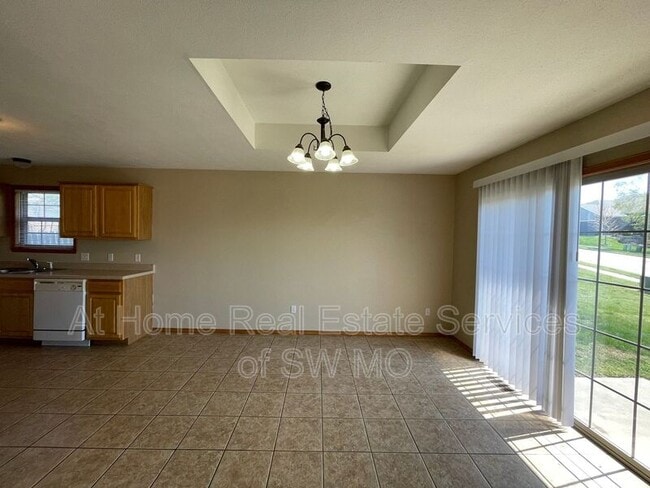 Building Photo - 2010 Cedarwood