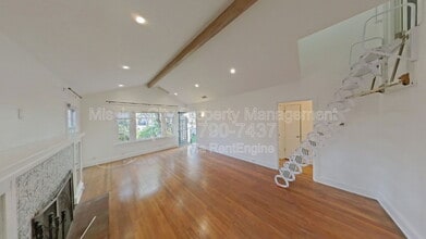 Building Photo - 328 W Pedregosa St