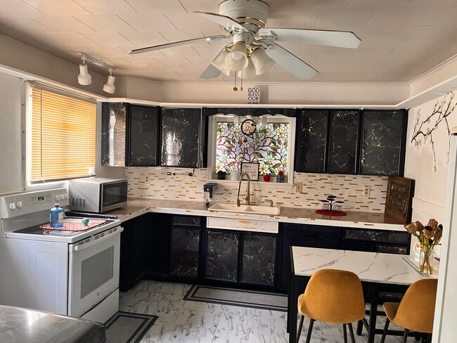 Building Photo - 5552 Scotch Ridge Rd