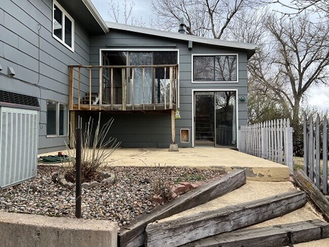 Building Photo - Vaulted Ceilings, Mountain Views & 3-Car Garage – Prime Fort Collins Rental