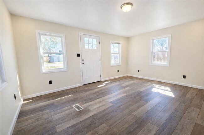 Foto del edificio - 350 Waterloo Geneva Rd