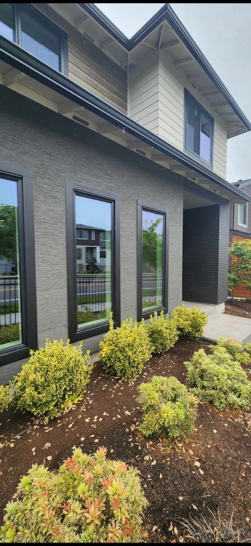 Foto del edificio - $3,595 -Two-Story 4 Bedrooms, 2.5 Bathrooms Contemporary Home Awaits Your Tenancy!
