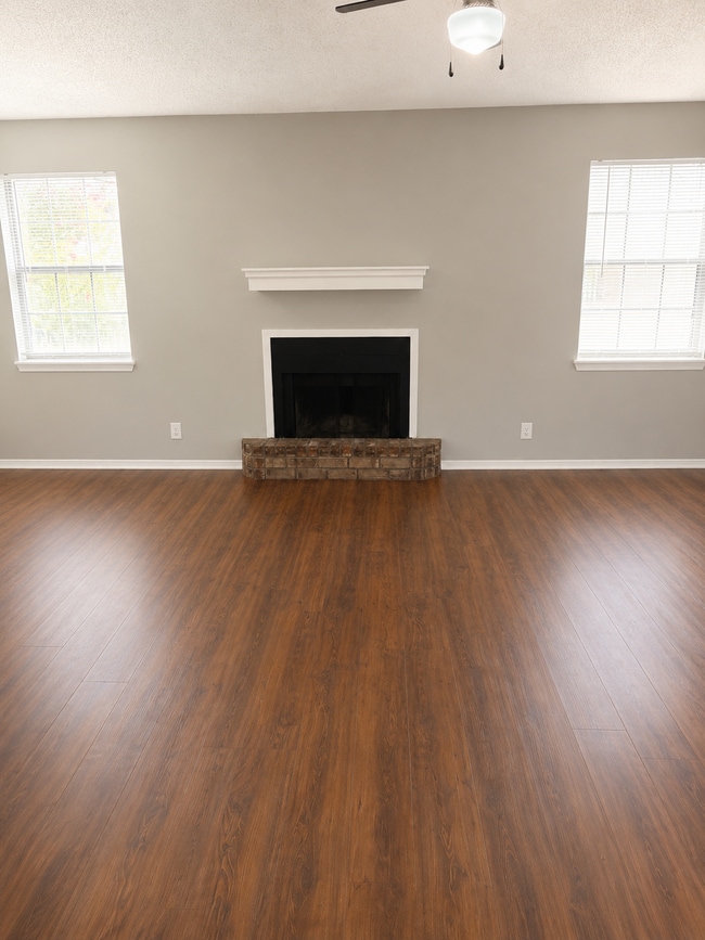 Building Photo - 103 Willow Ridge Dr