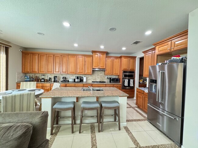 Building Photo - 2400 Ventana View Way