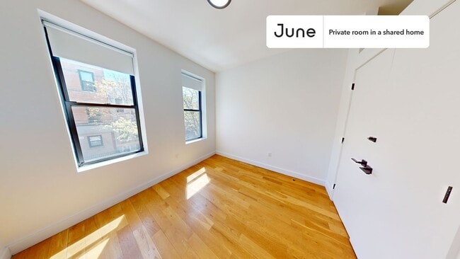 Building Photo - Private bedroom in 5 bed/3 bath Home