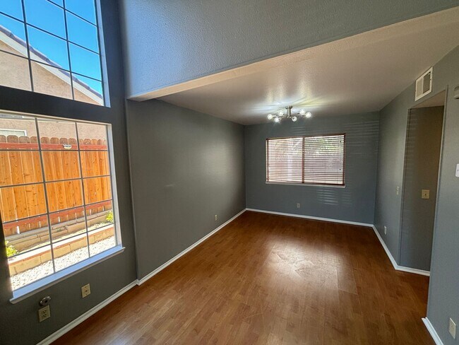 Building Photo - 3-Bedroom Home with Sun Room, Solar, and B...