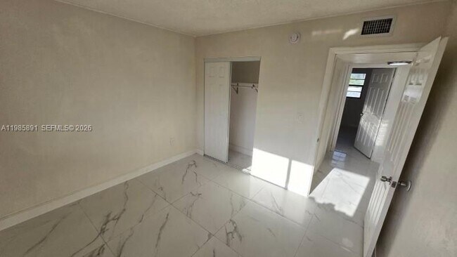 Foto del edificio - 208 Avondale Dr