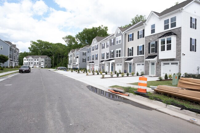 Building Photo - 222 US-1