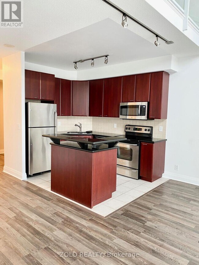 Photo du bâtiment - 220 Burnhamthorpe Rd W