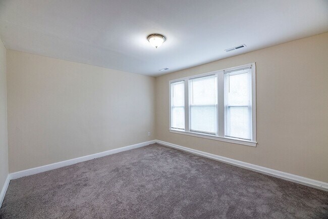Foto del edificio - 351 Parkland Pl SE